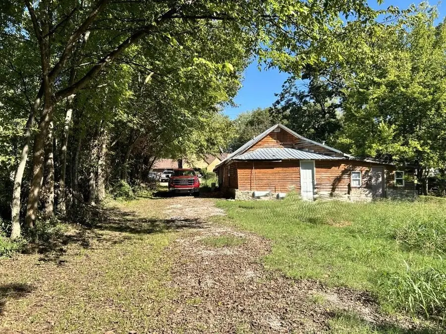 207 Brewer Avenue, Mountain View, AR 72560 - #3