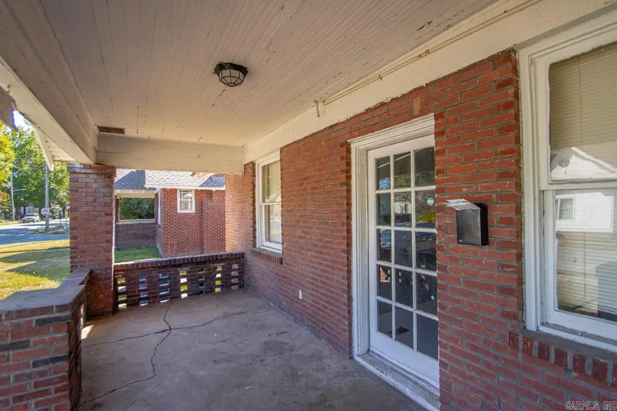 703 Willow St, North Little Rock, AR 72114 - #2