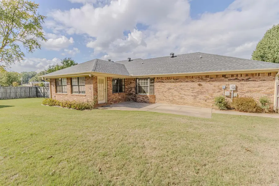 1000 Meriwether Ln, Paragould, AR 72450 - #3