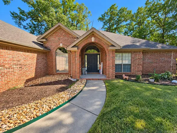 210 Deauville Drive, Maumelle, AR 72113