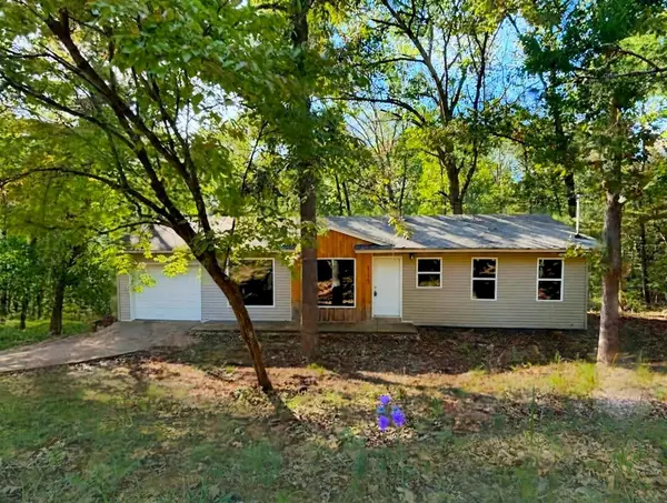 113 Cochise Road, Cherokee Village, AR 72529