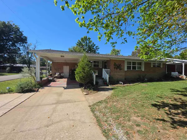 600 N 9 1/2 St, Paragould, AR 72450