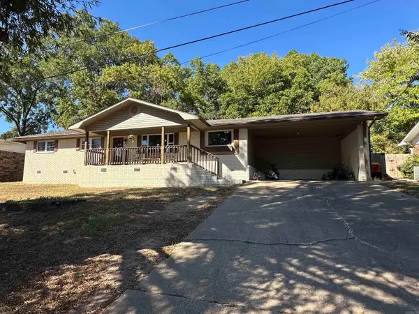 1303 Branch, Morrilton, AR 72110
