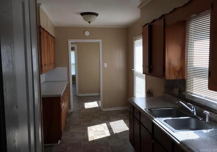 2307 W 25th Street, Pine Bluff, AR 71603 - #3
