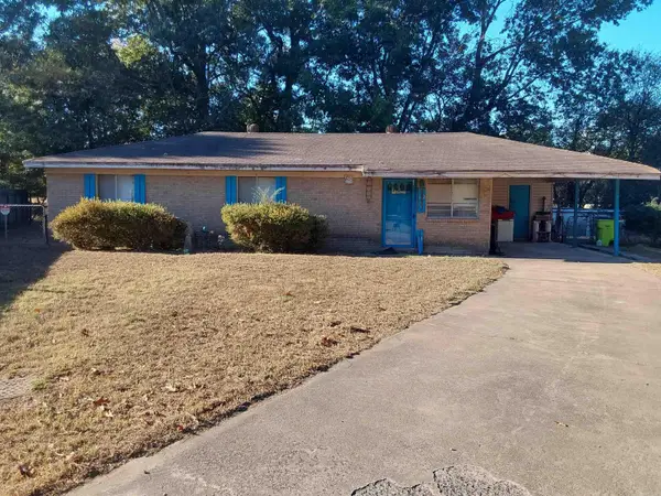1218 S Long Street, Stuttgart, AR 72160