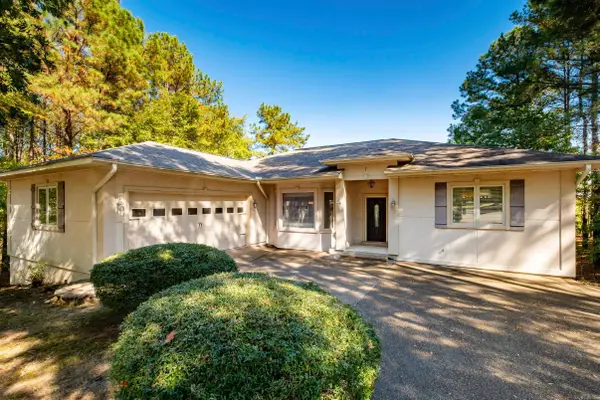 7 Pizarro Dr, Hot Springs Village, AR 71909