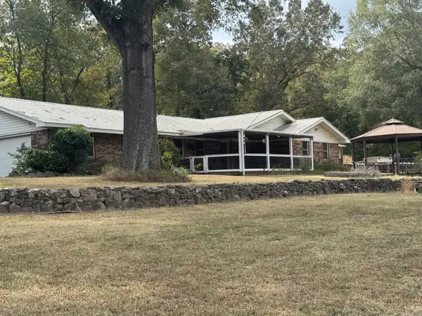 5 Treasure Hills, Conway, AR 72032