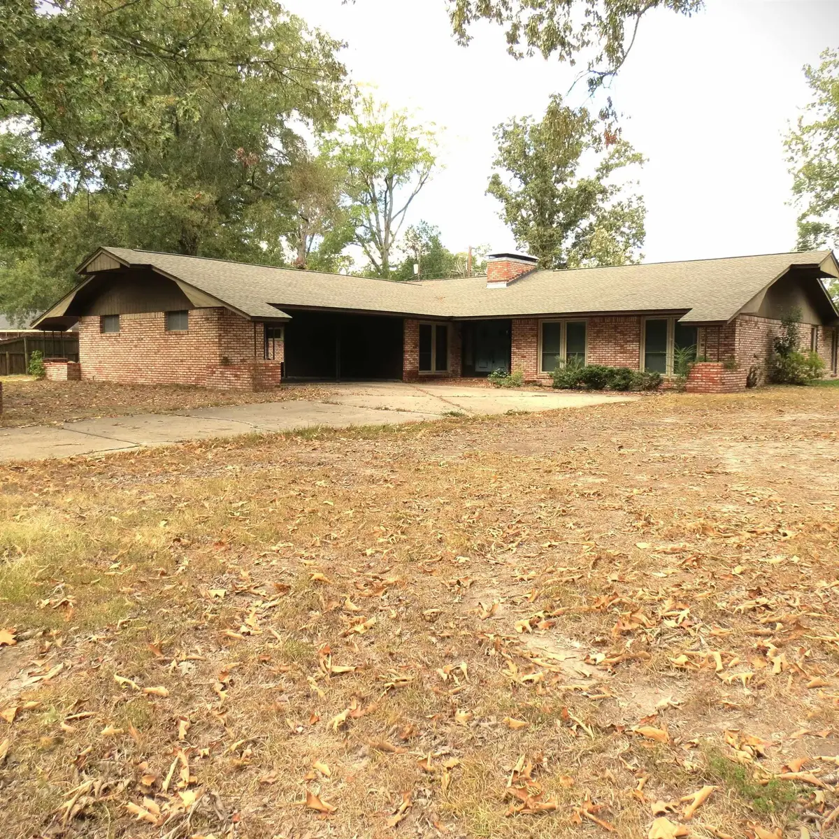 2403 W 40th Avenue, Pine Bluff, AR 71603 - #1