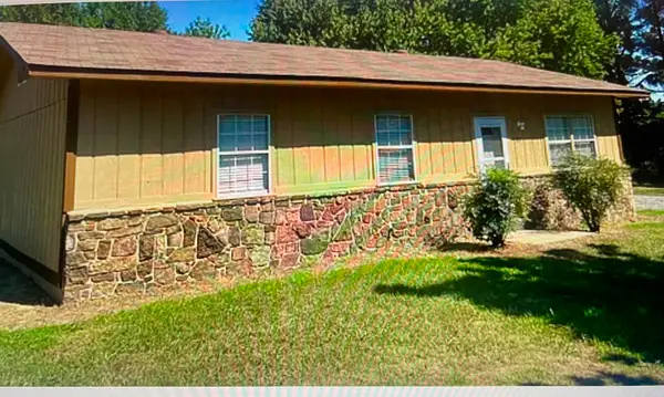 85 Leslie, Conway, AR 72032