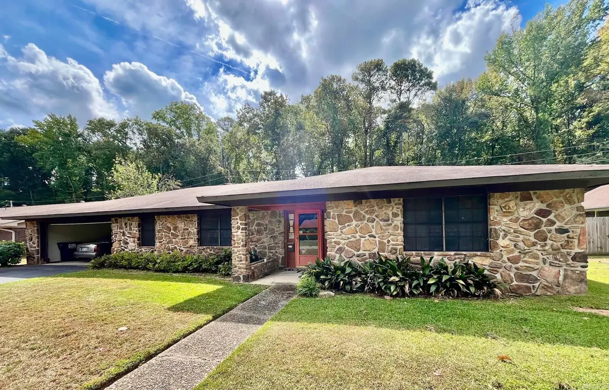 2004 Wellington Drive, Pine Bluff, AR 71603 - #1