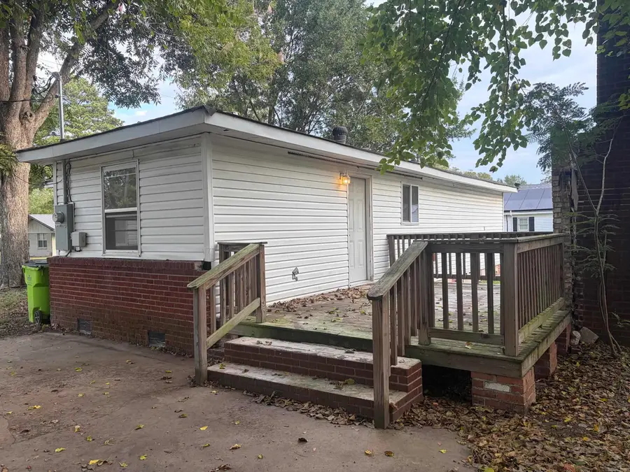 204 E College Street, Beebe, AR 72012 - #2