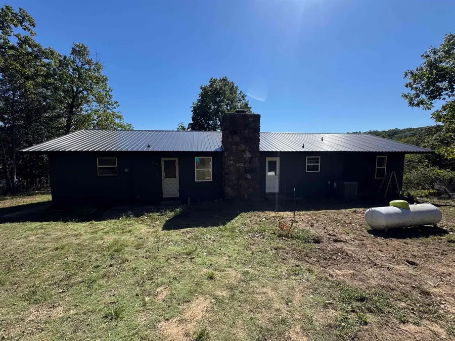 901 Lynwood Avenue, Horseshoe Bend, AR 72512 - #3