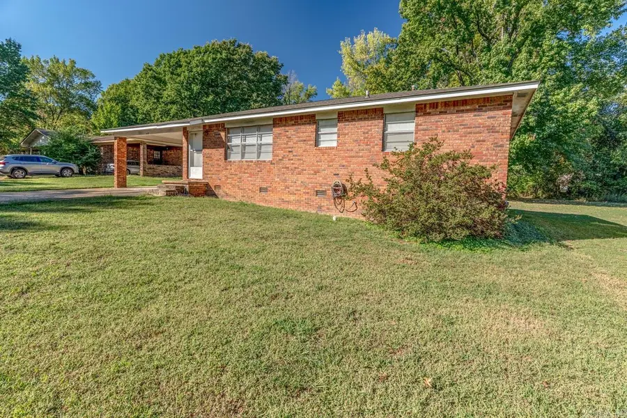 825 Hester St, Jonesboro, AR 72401 - #3