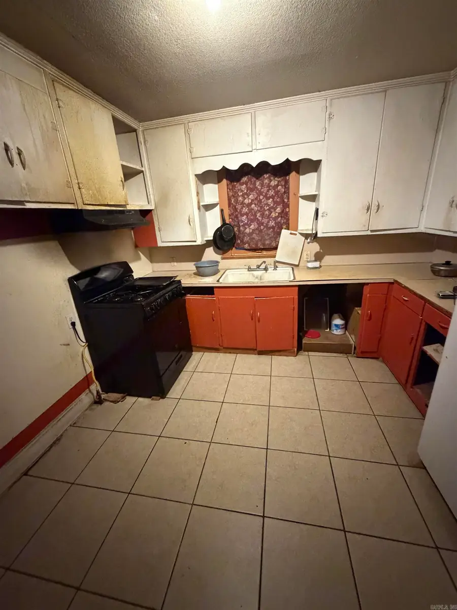 1418 W Matthews, Jonesboro, AR 72401 - #3
