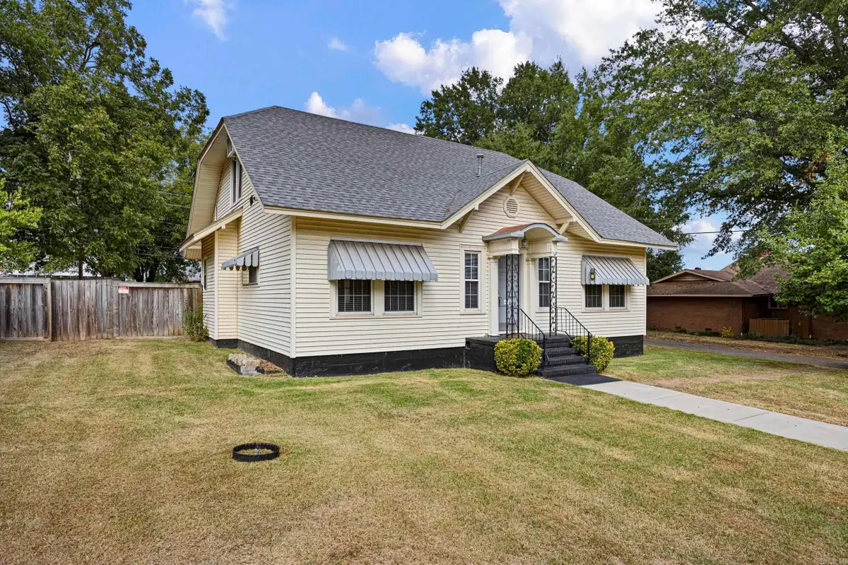403 E Church Street, Morrilton, AR 72110 - #1