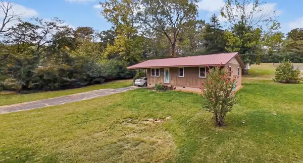 464 3rd Street, Clinton, AR 72031