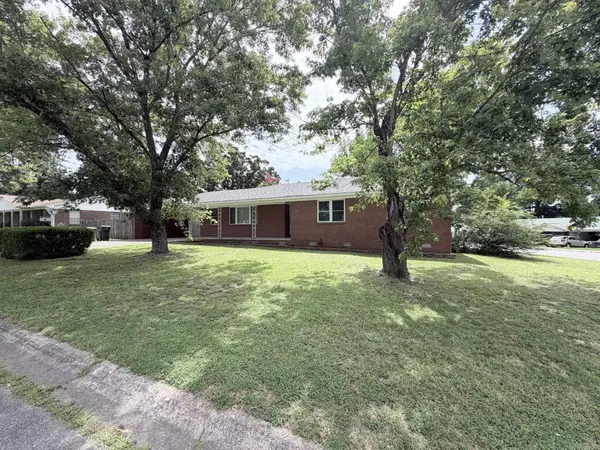 1 Oriole Circle, Little Rock, AR 72205