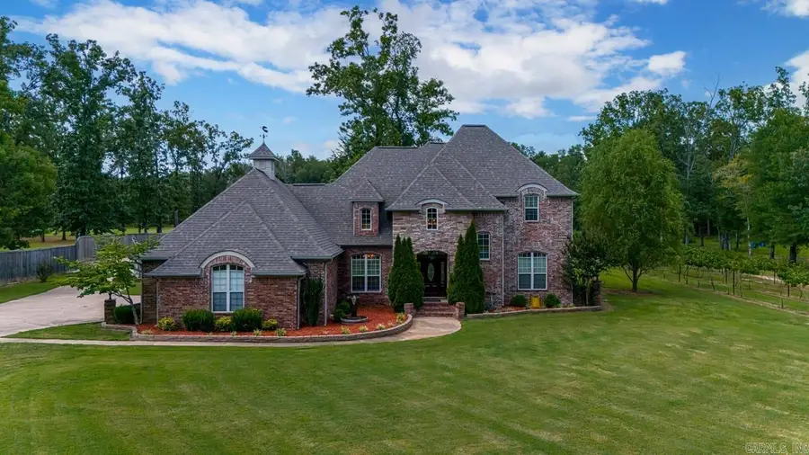 42 Oakwood Drive, Vilonia, AR 72173 - #2