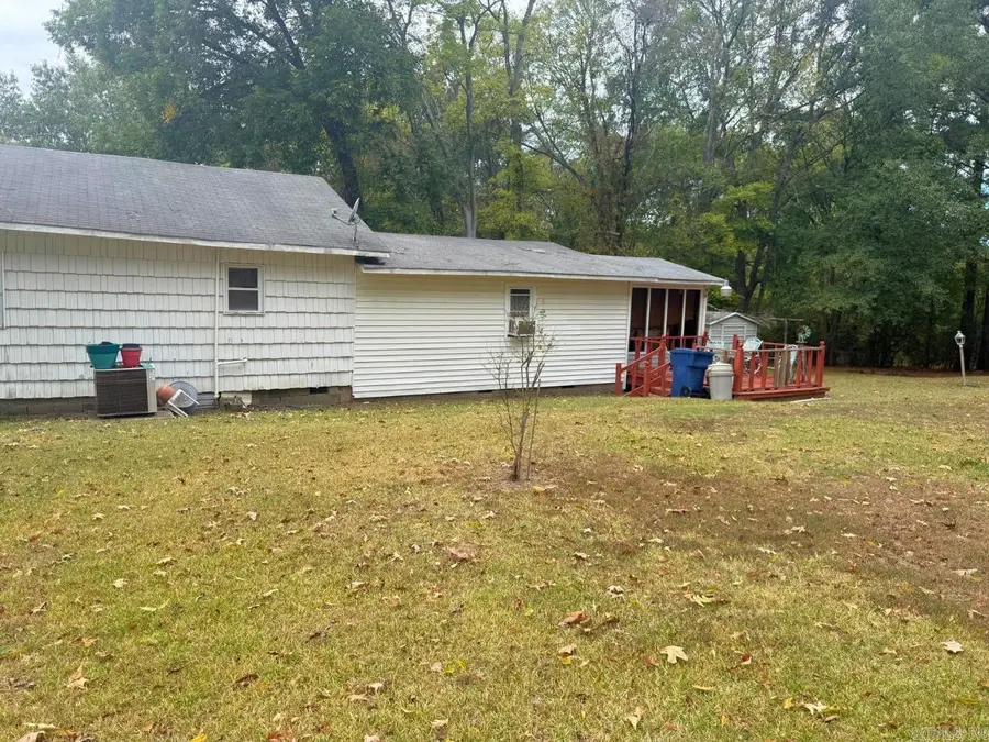 668 Pearl St., Camden, AR 71701 - #3