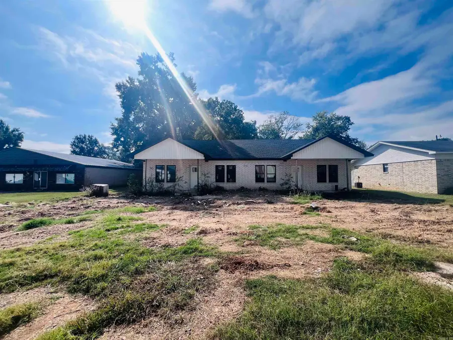 905 W Myrtle Street, York, AR 72023 - #2