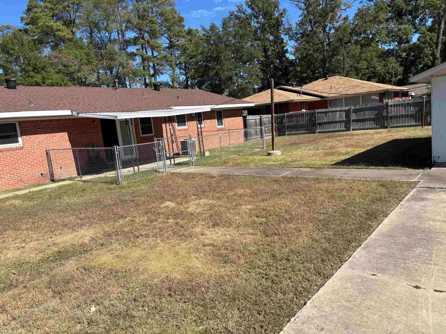 1620 W 32nd Avenue, Pine Bluff, AR 71603 - #2