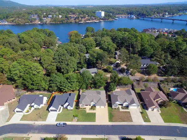 122 St Martinique Way, Hot Springs, AR 71913