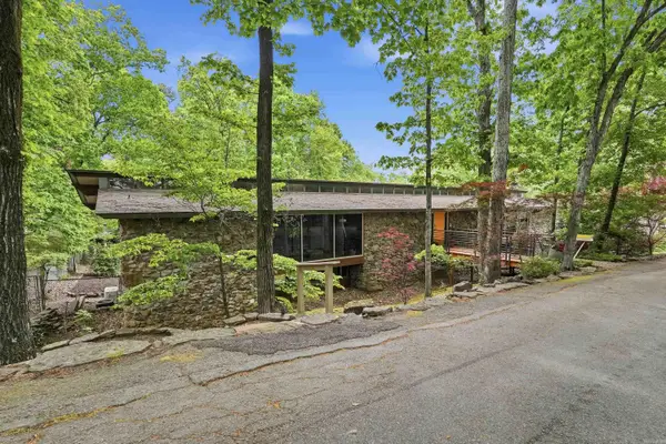 218 Kings Row Drive, Little Rock, AR 72207