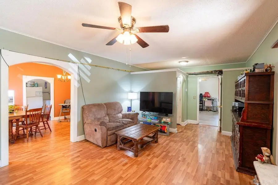 104 W Spring Street, Heber Springs, AR 72543 - #3