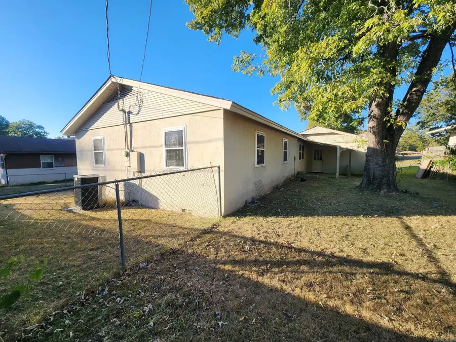 5906 Woodview Drive N, Sherwood, AR 72120 - #3