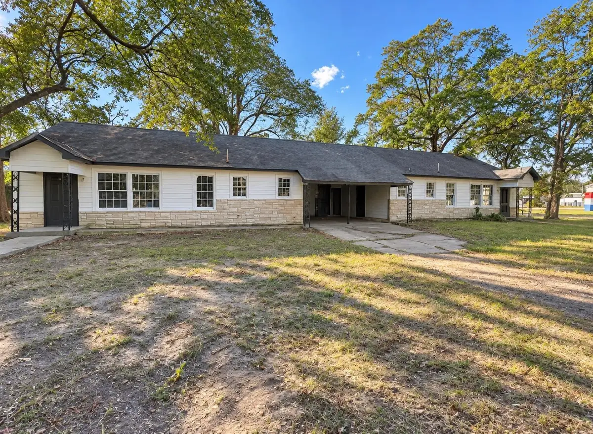 2402-2404 S Walnut Street, Pine Bluff, AR 71601 - #1