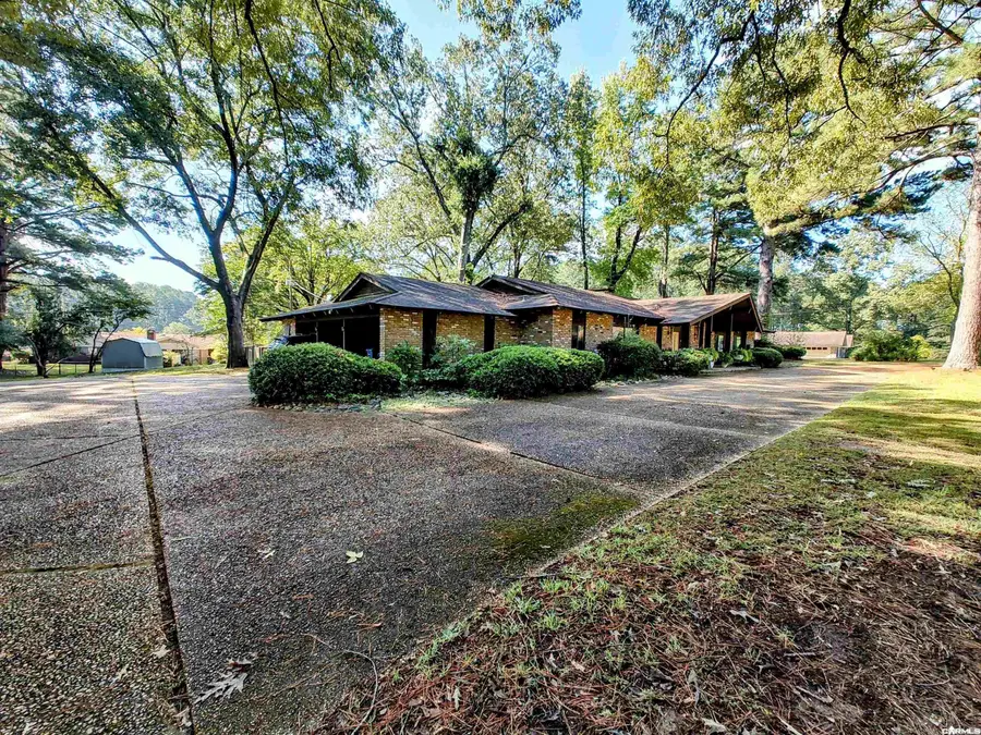 1739 Holly Hill, Camden, AR 71701 - #2