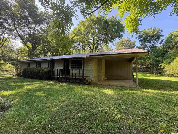 5085 367 Highway N., Bradford, AR 72020