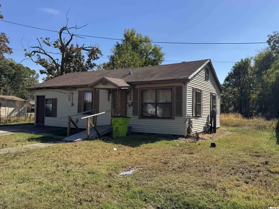 315 E Cherry Street, Lonoke, AR 72086 - #2
