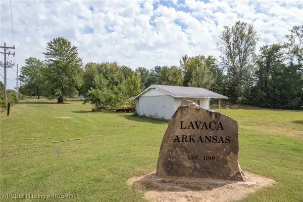 6 S River Road, Lavaca, AR 72941