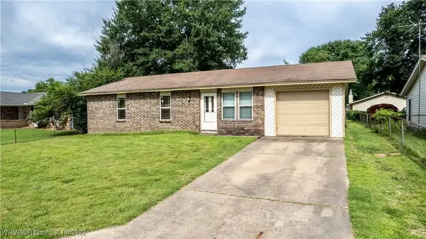 105 N Circle B, Roland, OK 74954