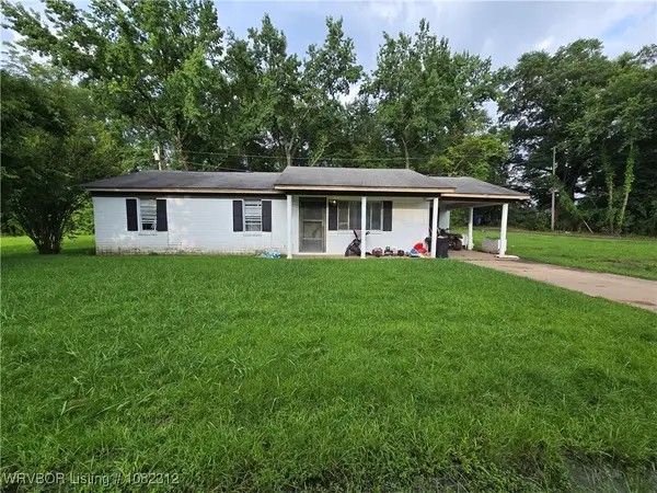 558 Klein Street, Paris, AR 72855