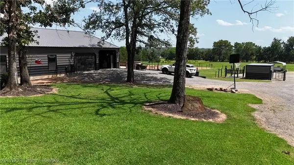 6833 Sturgeon Road, Hackett, AR 72937