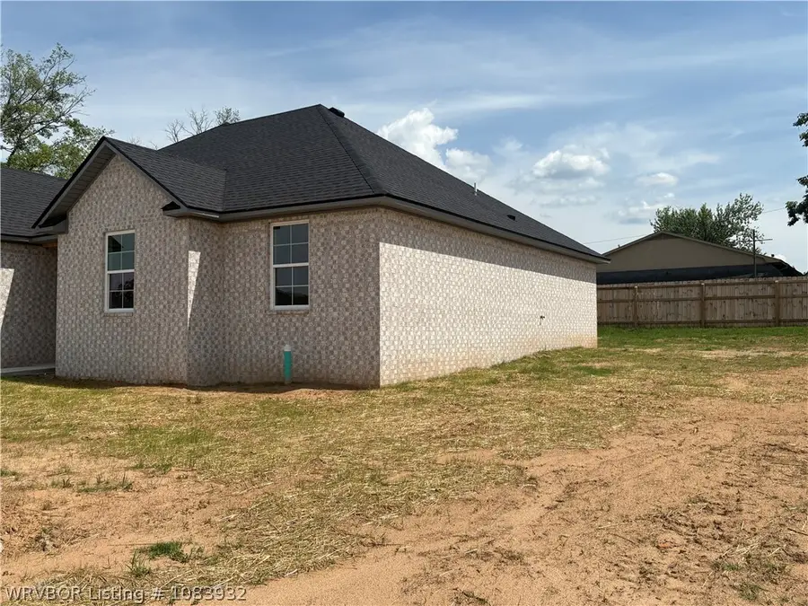 1101 Hunter Drive, Barling, AR 72923 - #3