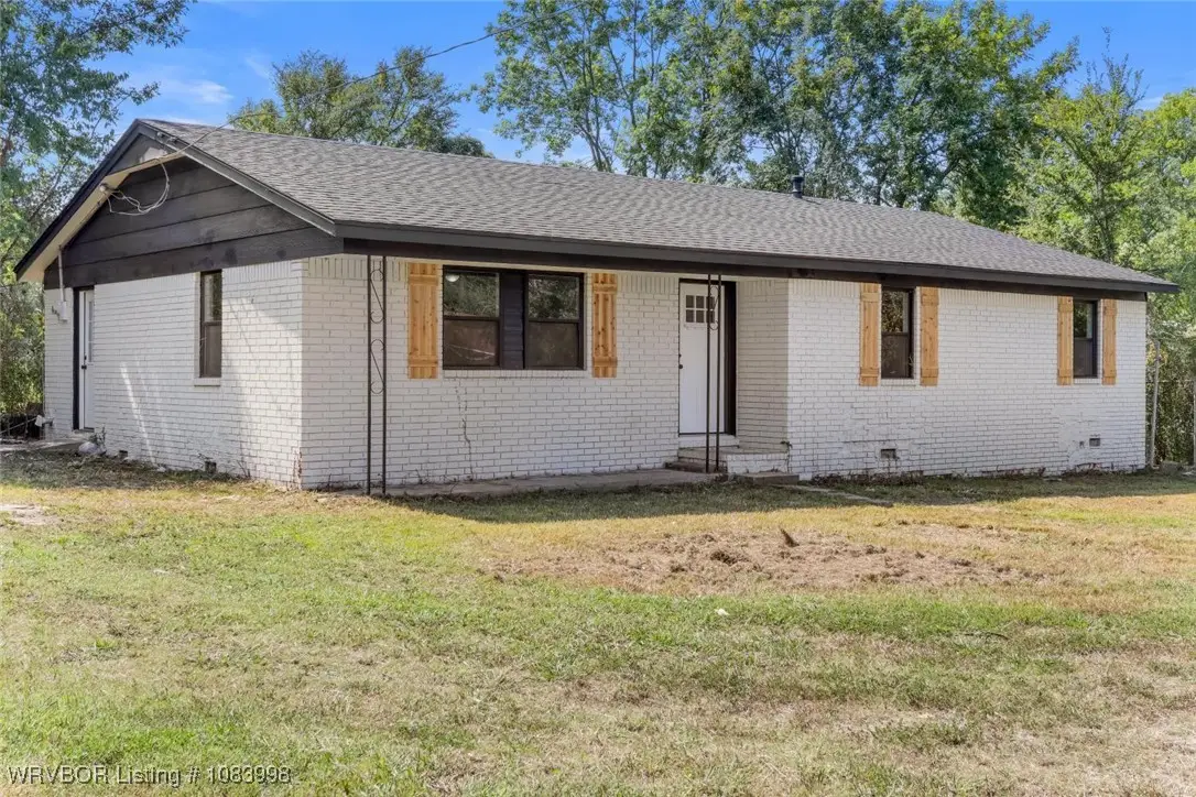 1102 Highland Avenue, Wister, OK 74966 - Image #1