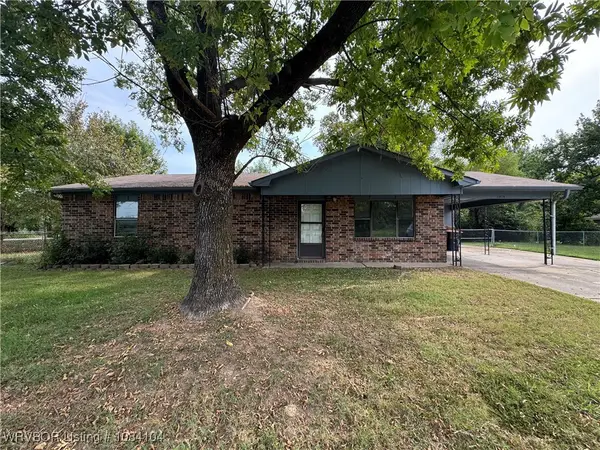 1204 N Davis Street, Lavaca, AR 72941