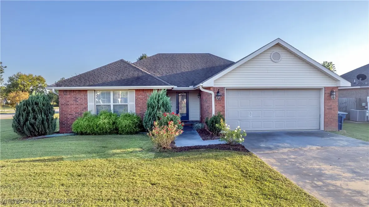 110 Drake Drive, Muldrow, OK 74948 - Image #1