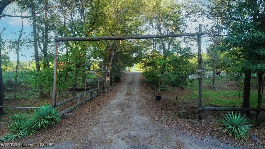 36770 Pleasant Valley Road, Wister, OK 74966 - Image #3