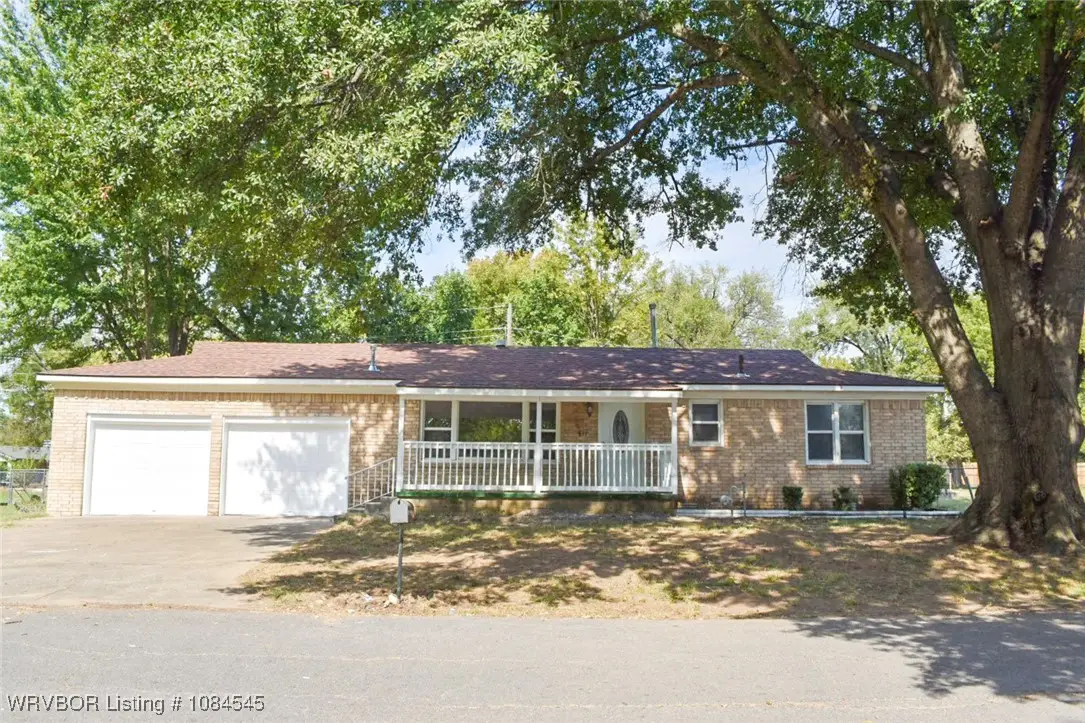 831 E Mary Avenue, Sallisaw, OK 74955 - Image #1