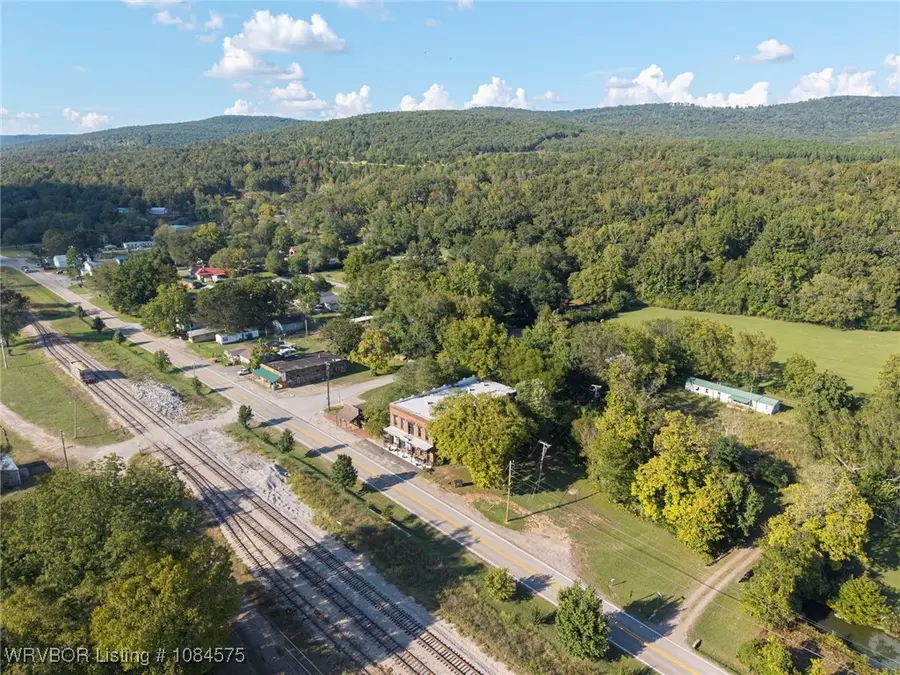 411 E Front Avenue, Chester, AR 72934 - Image #3