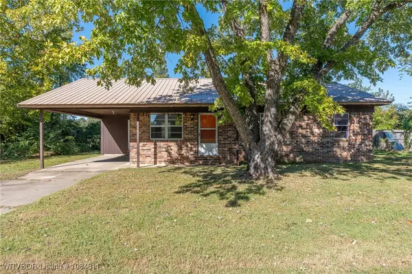 1803 Harkey Street, Paris, AR 72855