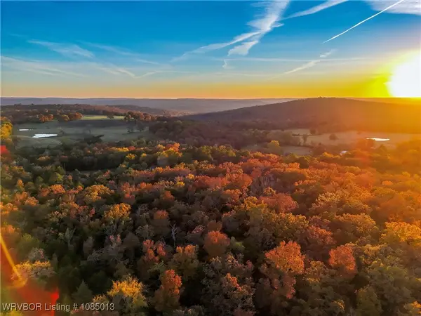 3 E 1000 Road, Muldrow, OK 74948