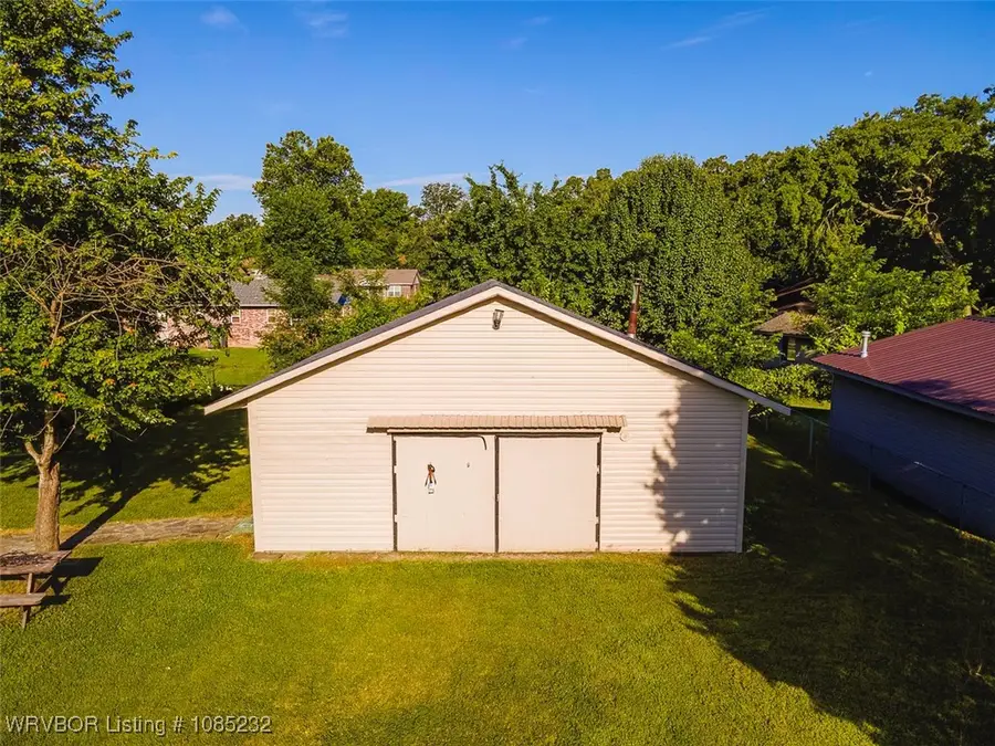 405 Woodland Hills Boulevard, Roland, OK 74954 - Image #3