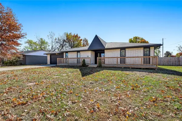 1408 W Callahan Drive, Rogers, AR 72758