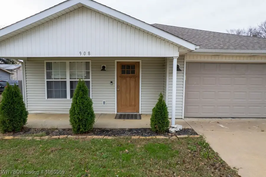 908 Cherry Loop, Muldrow, OK 74948 - Image #2