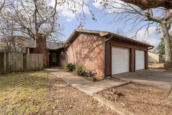 3426, 3424 Bryn Mawr Circle, Fort Smith, AR 72908